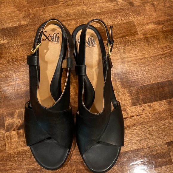 Sofft Size 10 Leather Heels - Picture 3 of 8